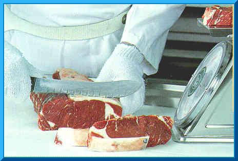cuttingbeef.jpg (23789 bytes)